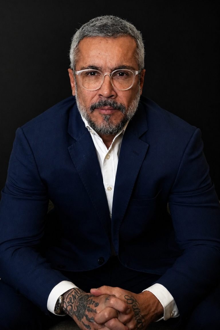 Retrato do Dr. Claudio Messias Moraes, cirurgião plástico
